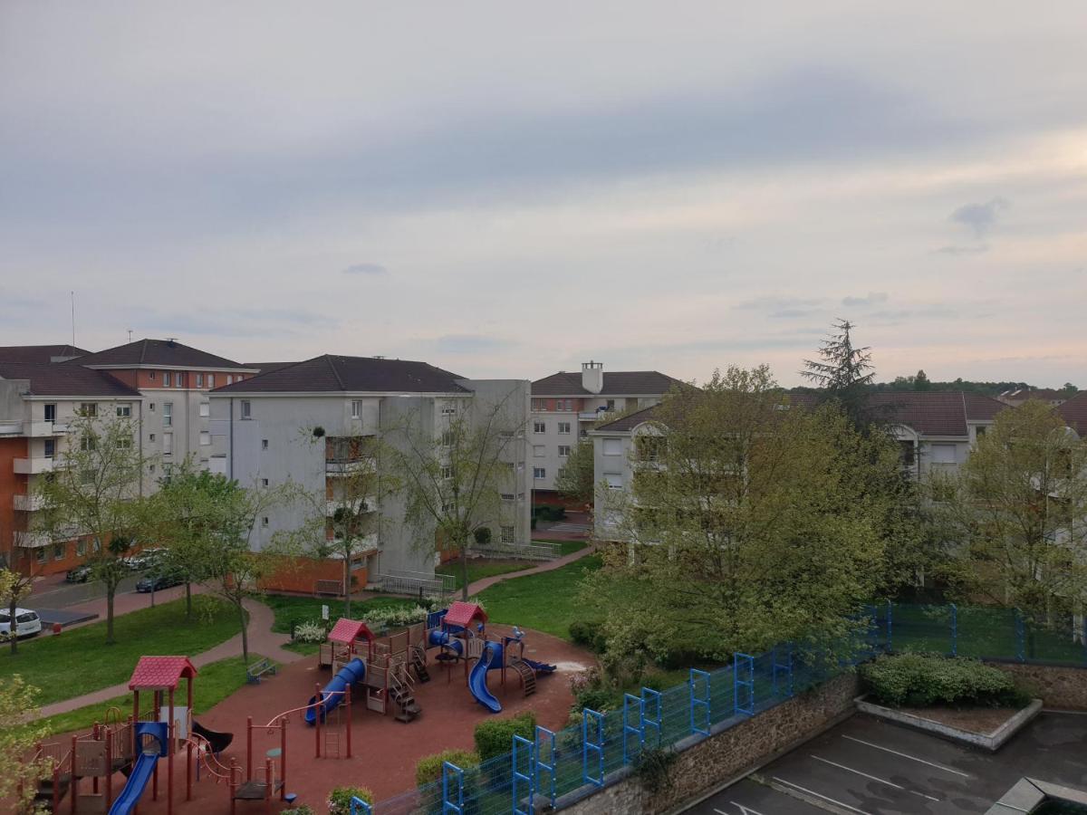Escale Affaires Dugny-Bourget Apartment Exterior foto
