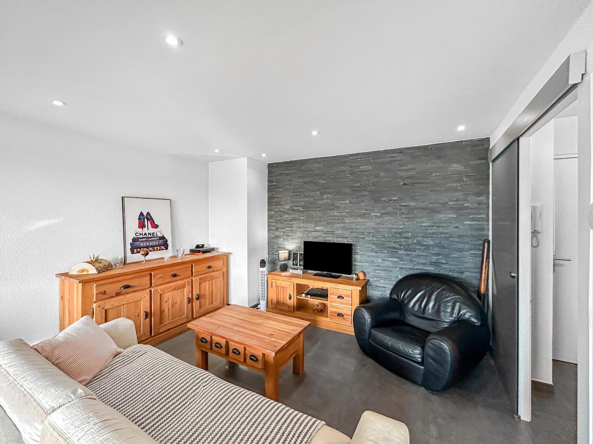 Escale Affaires Dugny-Bourget Apartment Exterior foto